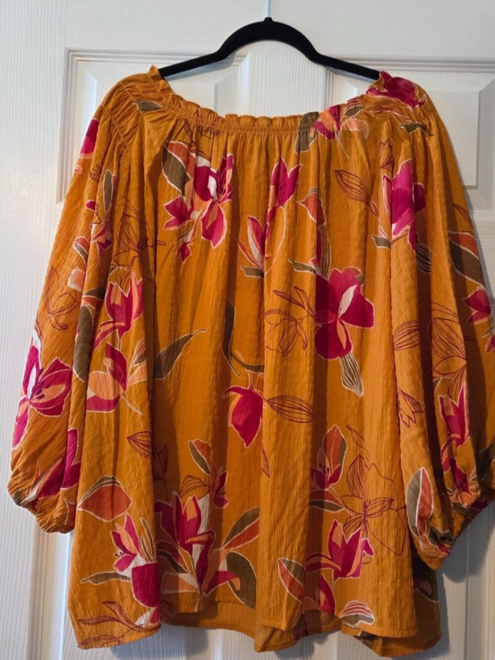 NWT Floral Peasant Top - Picture 2 of 2